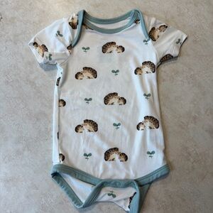 Kyte Hedgehog Print bamboo Onesie